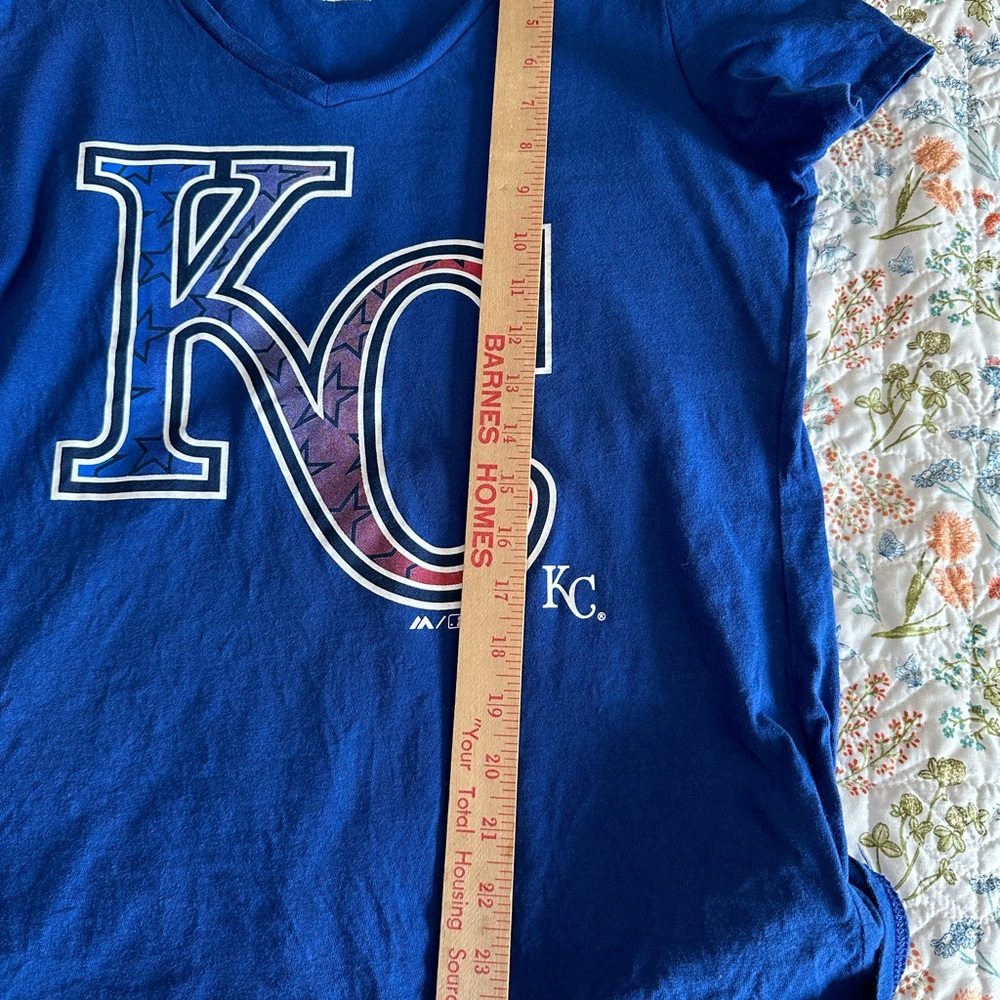 Women’s Kansas City Royals T-Shirt, Size Medium - Picture 10 of 11